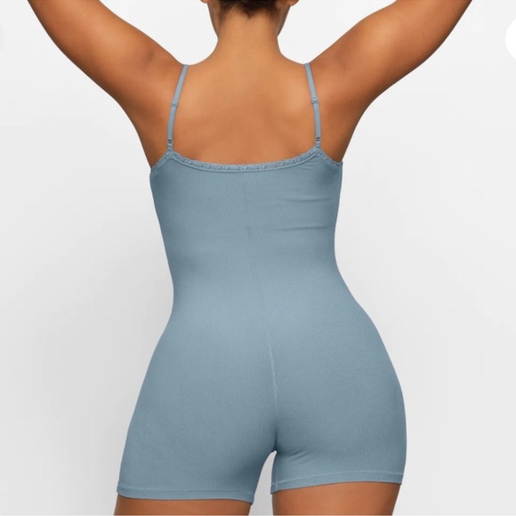 SKIMS Soft Lounge Ribbed Lace Trim Onesie NWOT - Picture 3 of 7